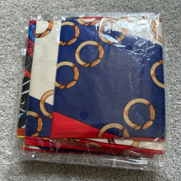 🔥🆕🔥 3-Pack Satin Edge Laying Scarves - Headband/Wrap/Scarf Set - Picture 3 of 5